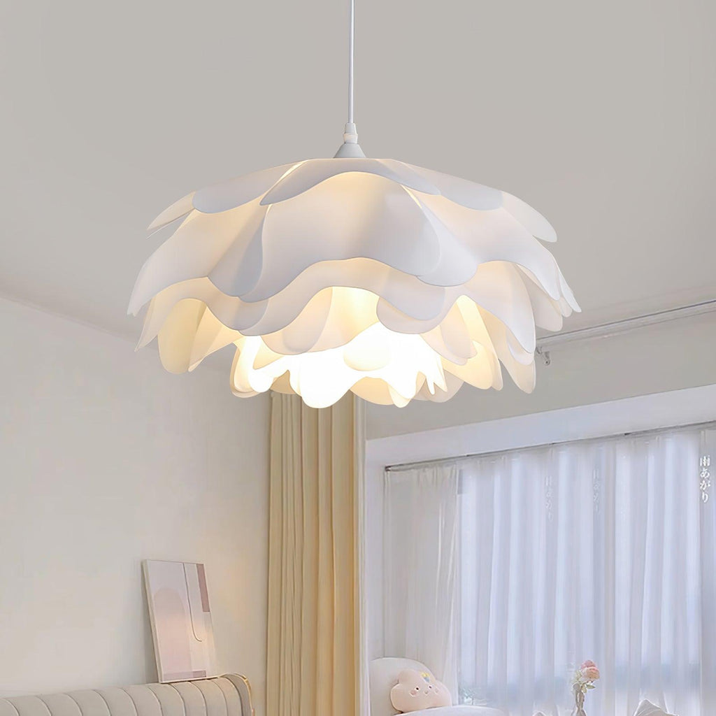 Pendant Light In White With Blossom Shape For Warm Ambience