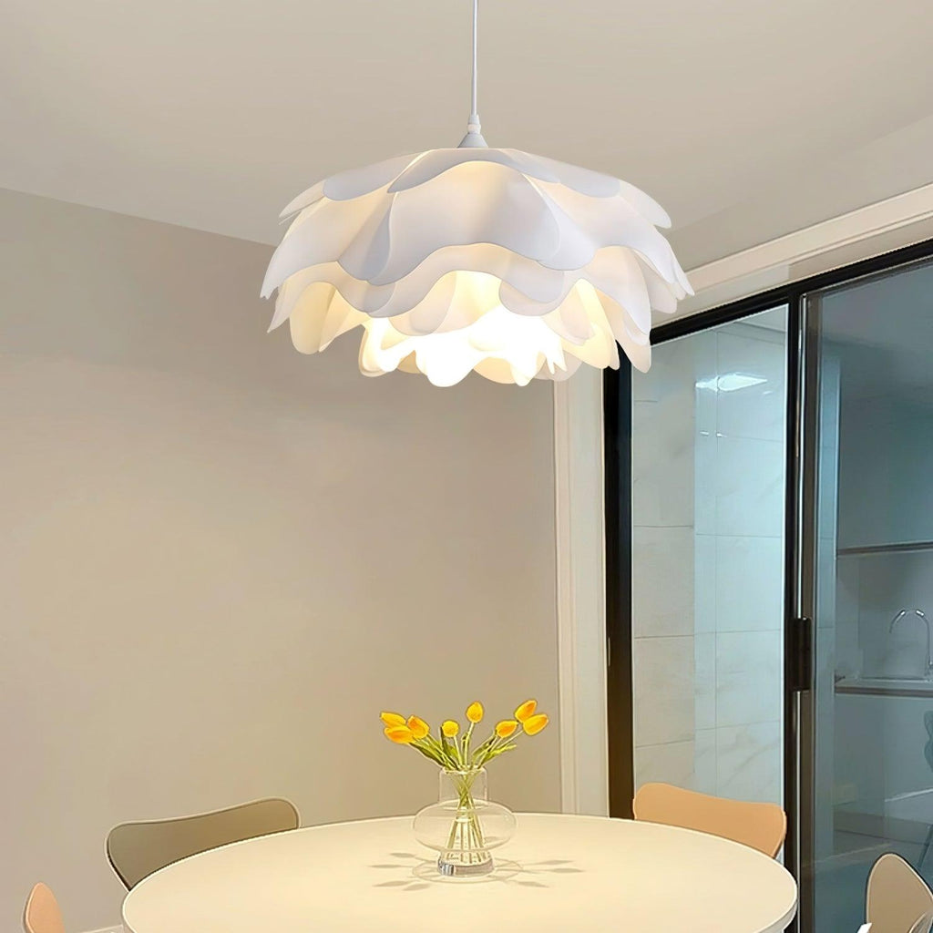 Pendant Light In White With Blossom Shape For Warm Ambience