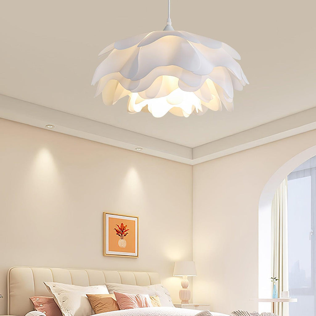Pendant Light In White With Blossom Shape For Warm Ambience