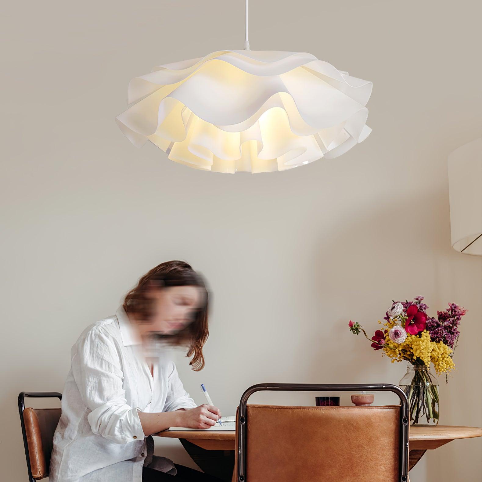 Pendant Light In White With Blossom Shape For Warm Ambience