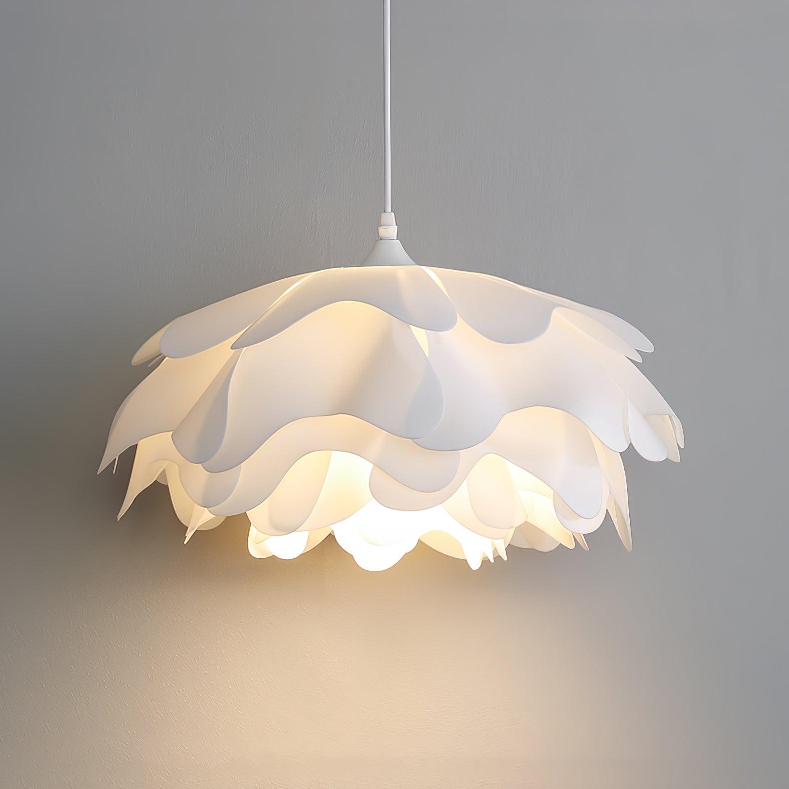 Pendant Light In White With Blossom Shape For Warm Ambience