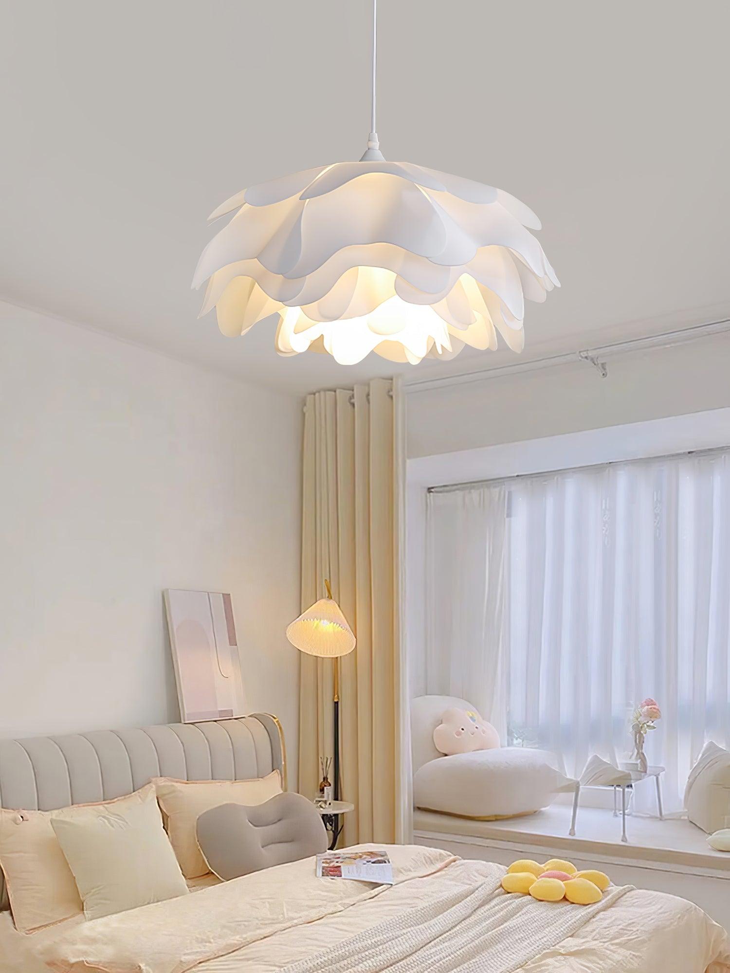 Pendant Light In White With Blossom Shape For Warm Ambience