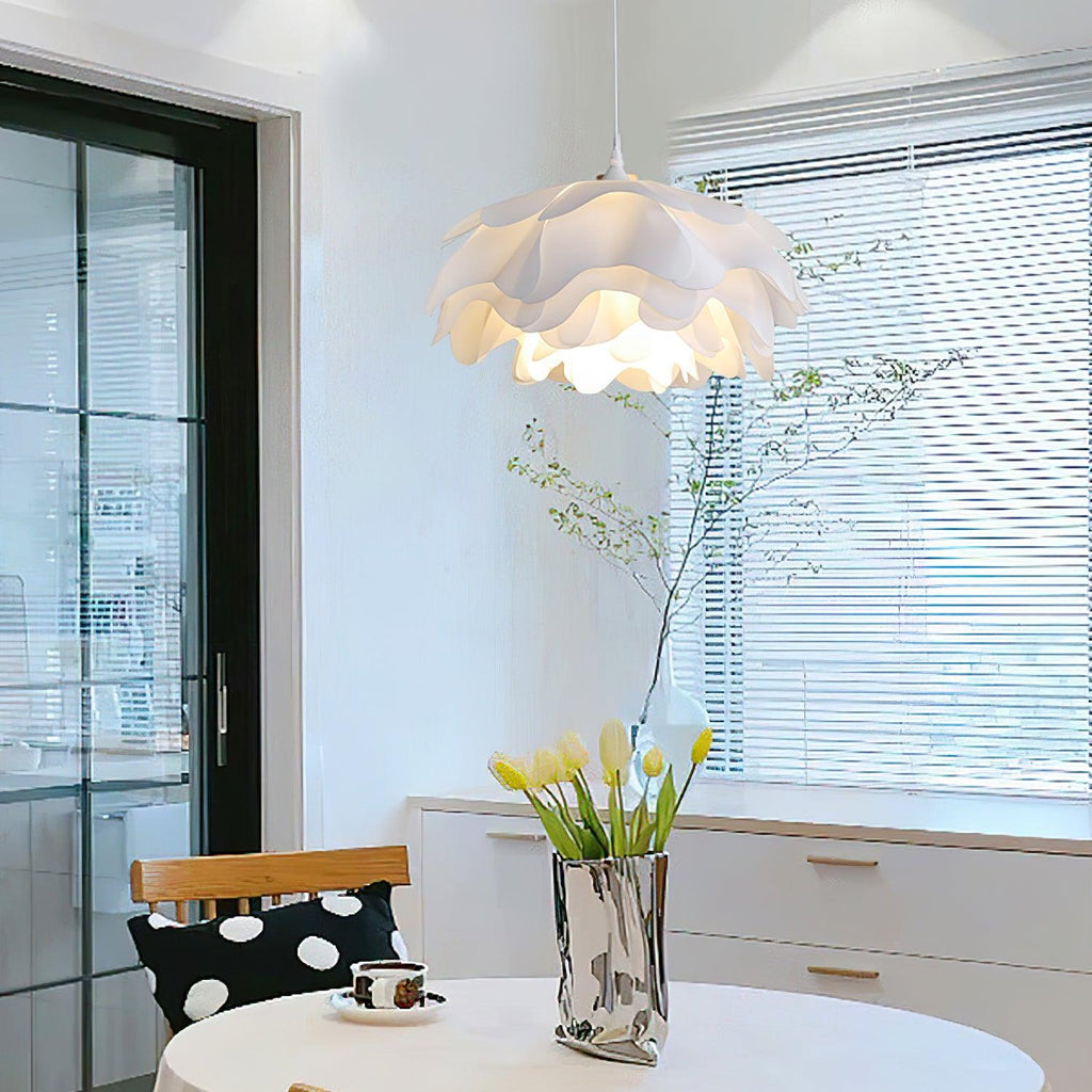 Pendant Light In White With Blossom Shape For Warm Ambience